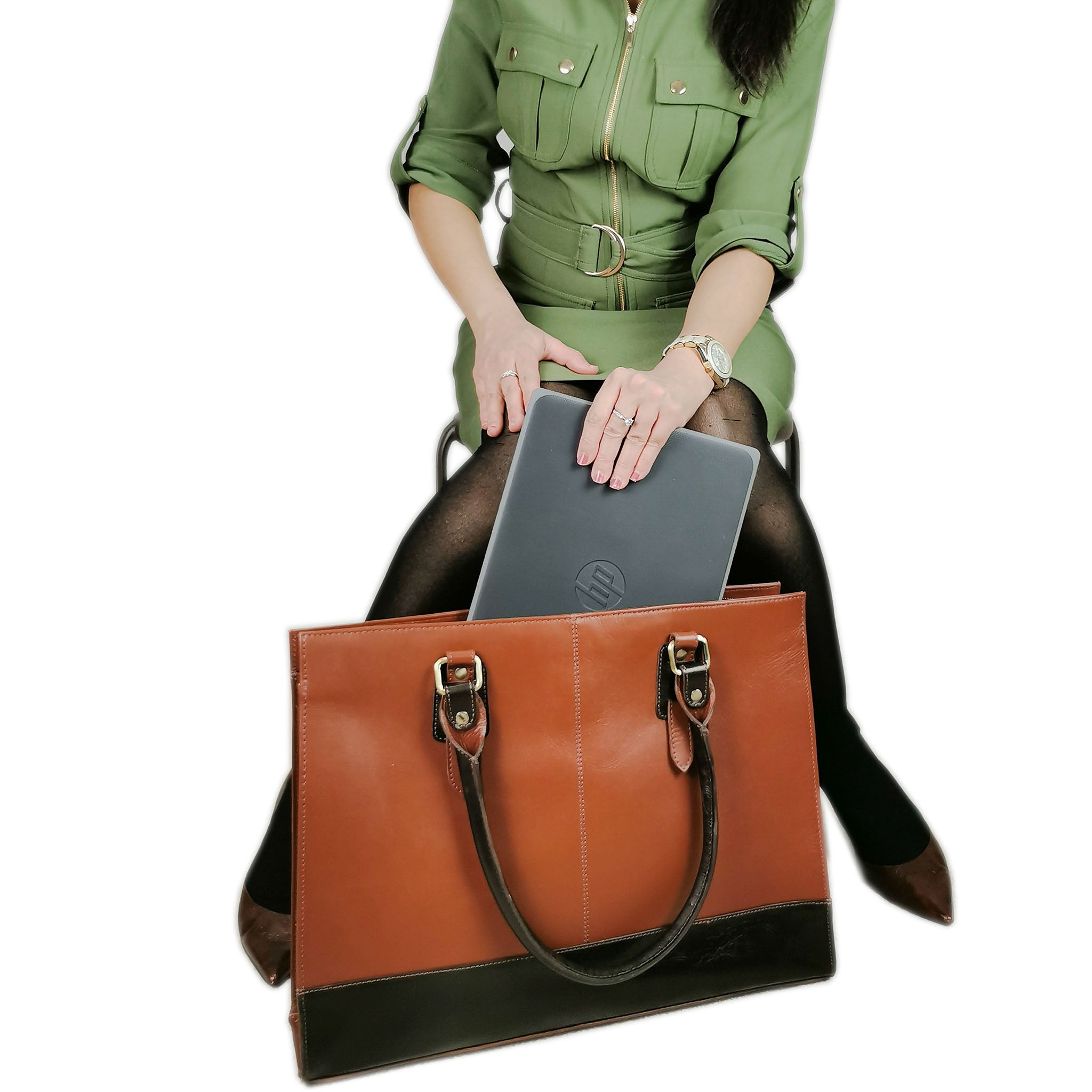 The Signature 17 Leather Laptop Bag Brown